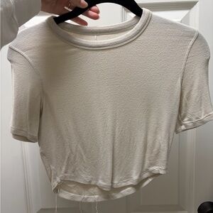Lululemon Women’s Cream Short-Sleeve Crop Tee